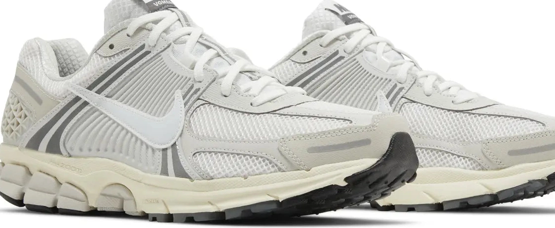 Platinum Zoom Tint Nike Vomero 5 0522